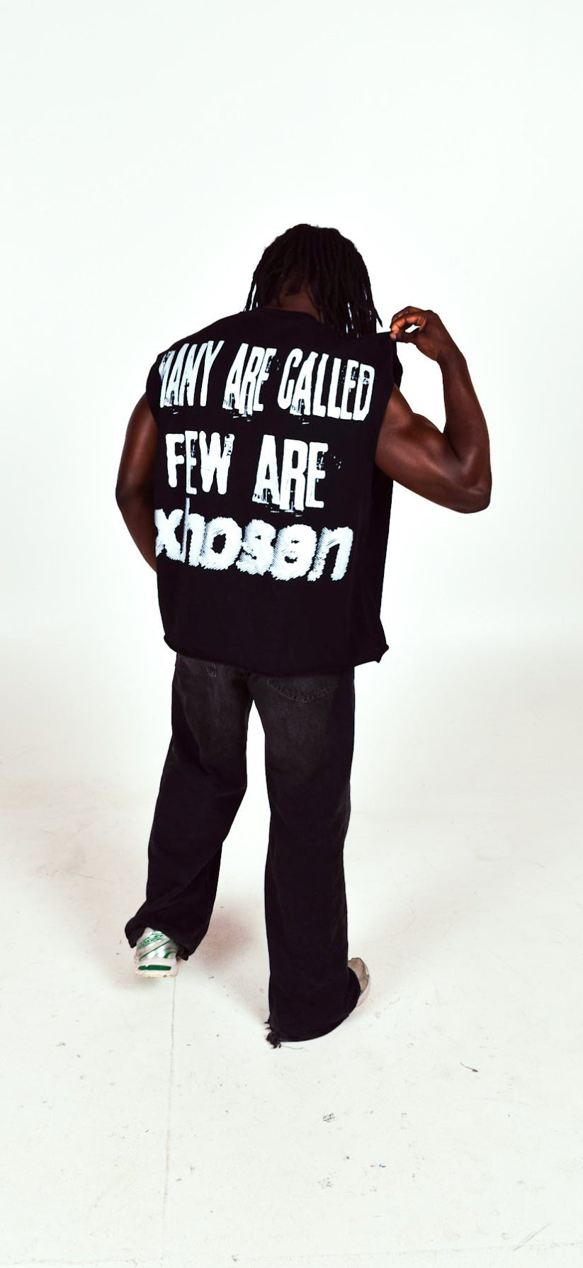 BLACK XHOSEN SLEEVELESS SHIRT